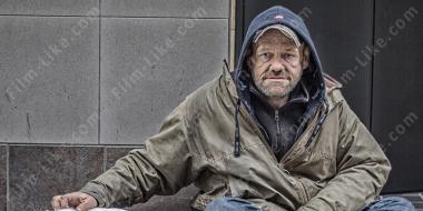 бездомный мужчина