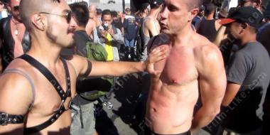 избитый в грудь