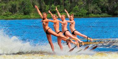 нудистская колония