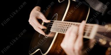 игра акустической гитары